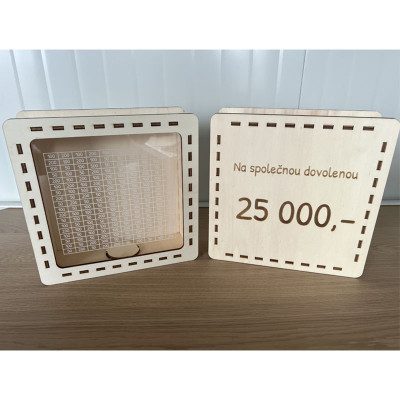 Průhledná kasička na spoření s kombinací dřeva a plexiskla na dovolenou s cílem 25 000 Kč