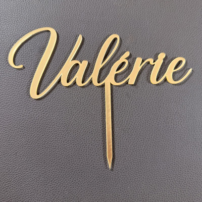 Zlatý zápich se jménem na dort