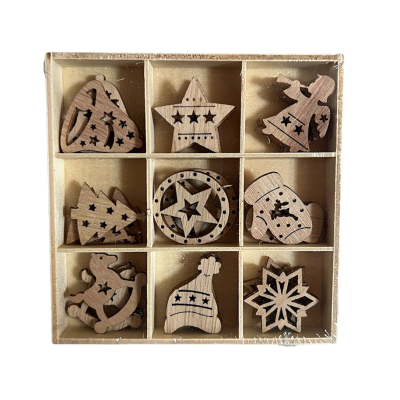 Dřevěné ozdoby v krabičce