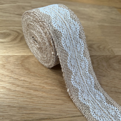 Jutový běhoun s krajkou 5 cm*4,5 m