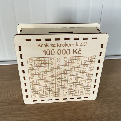 Dřevěná spořicí pokladnička 100 000 Kč – krok za krokem k cíli